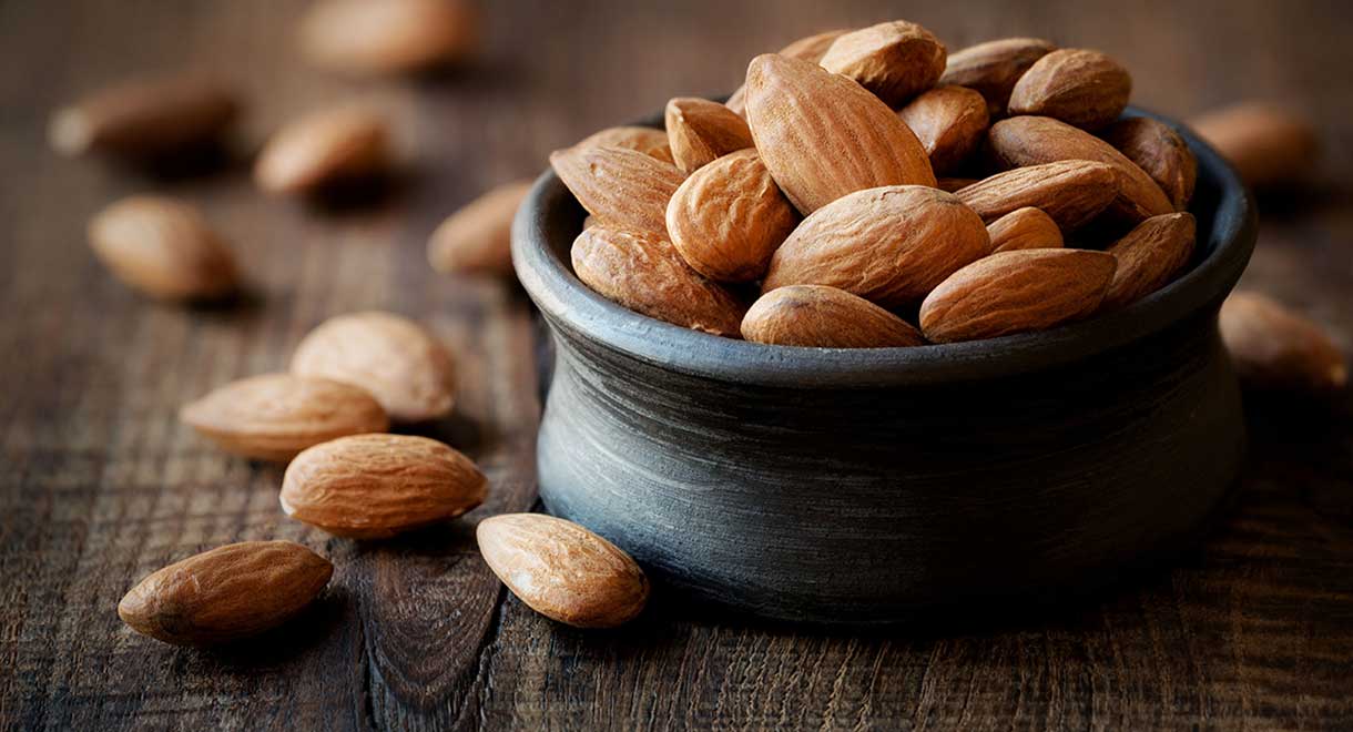 Snacking On Almonds Helps Weight Loss