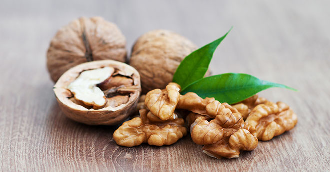 Apple and walnut salad